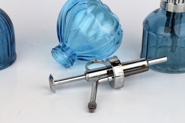 Rozprašovač vody na kvetiny modrý