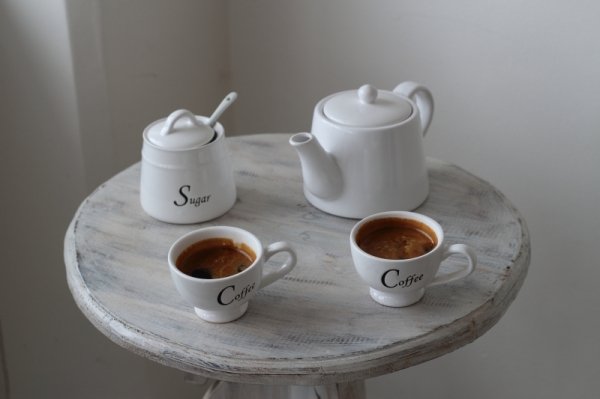 Roztomilá konvička na čaj