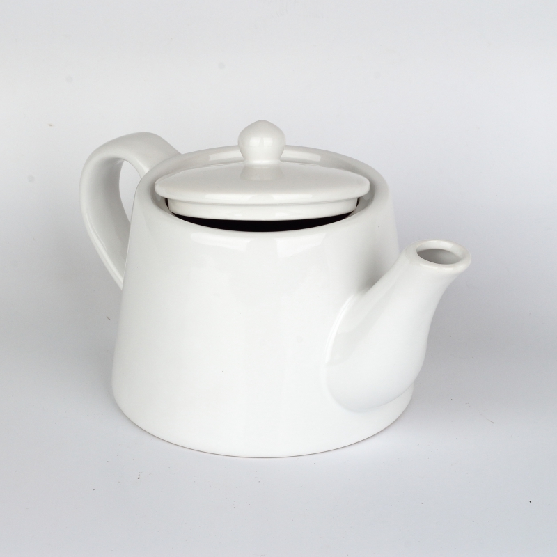 Roztomilá konvička na čaj