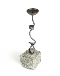 Ručne kovaný záhradný svietnik v rustikálnom štýle 45-47 cm