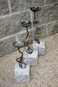 Ručne kovaný záhradný svietnik v rustikálnom štýle 45-47 cm