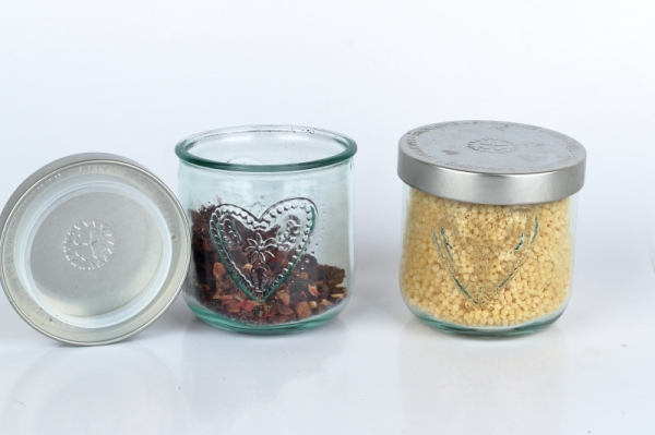 Ručne odlievaná sviečka v sklenenej dóze so srdcom dámsky parfém 190g