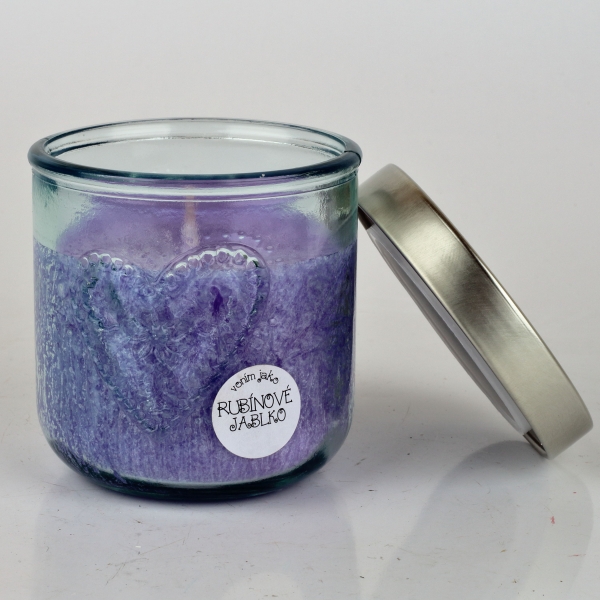Ručne odlievaná sviečka v sklenenej dóze so srdcom rubínovej jablko 190g