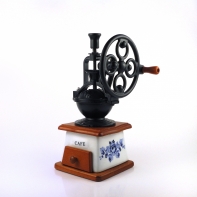 Ručný mlynček na kávu porcelán s kolesom