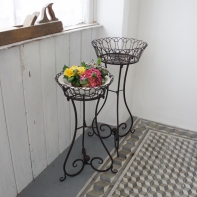 Kovový stolík na kvety 2ks - vyřazeno