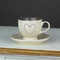 Šálka s tanierikom krémovej srdce 200ml