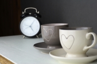 Šálka s tanierikom krémovej srdce 200ml