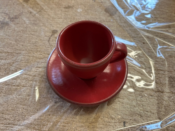 Šálka s tanierikom POSITANO tmavo červený 0,08 l 