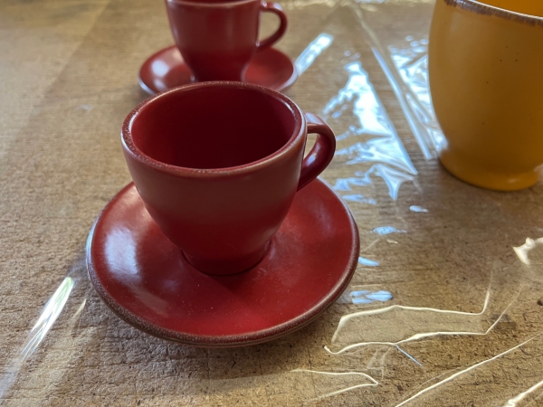 Šálka s tanierikom POSITANO tmavo červený 0,08 l 