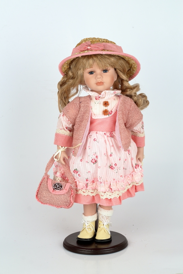 Zberateľská bábika Karin s taškou 42cm