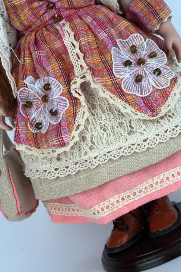 Zberateľská bábika Lily 42cm stojaci