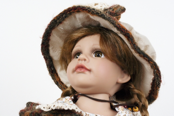 Zberateľská vinylová bábika Ella 53cm