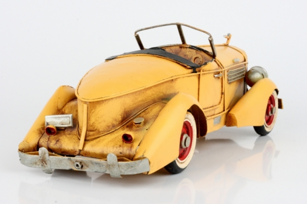 Zberateľský model kovové auto žlté 34cm