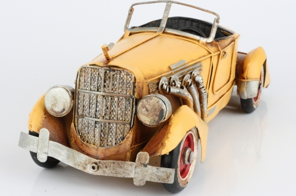 Zberateľský model kovové auto žlté 34cm