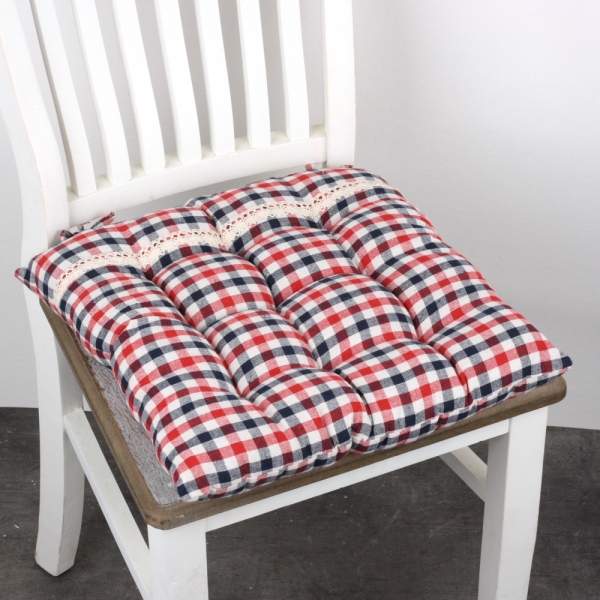 Sedák na stoličku červená kocka 40x40cm
