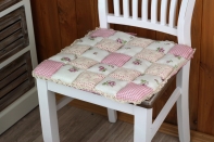 Sedák na stoličku patchwork ružové ruže 40x40cm