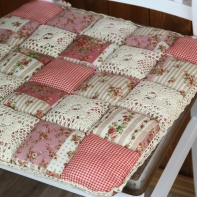 Sedák na stoličku patchwork ružový 40x40cm