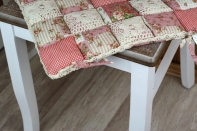 Sedák na stoličku patchwork ružový 40x40cm