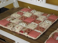 Sedák na stoličku - ružový patchwork 40x40cm