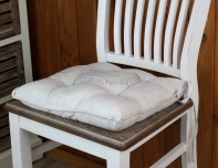 Sedák na stoličku Sweet home biely 40x40cm