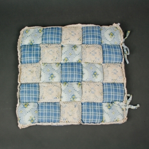 Sedák patchwork bledo modrý 40x40cm