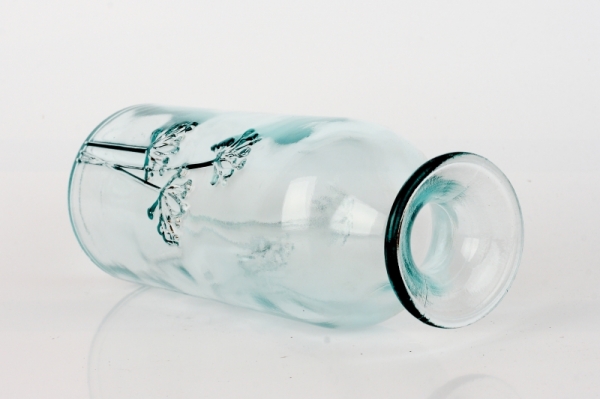 Sklenená váza z recyklovaného skla s kvetinami 19cm