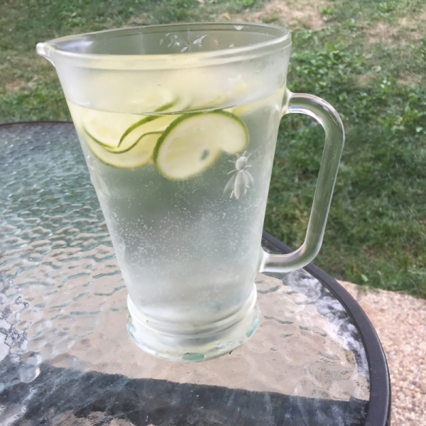 Sklenený džbán Abeille