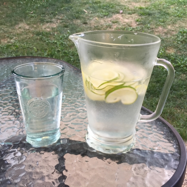 Sklenený džbán Abeille