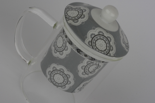 Sklenený hrnček sa sitkom na sypaný čaj 300ml