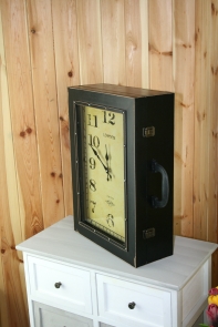 Skrinka ako kufrík s hodinami 36x11x24cm