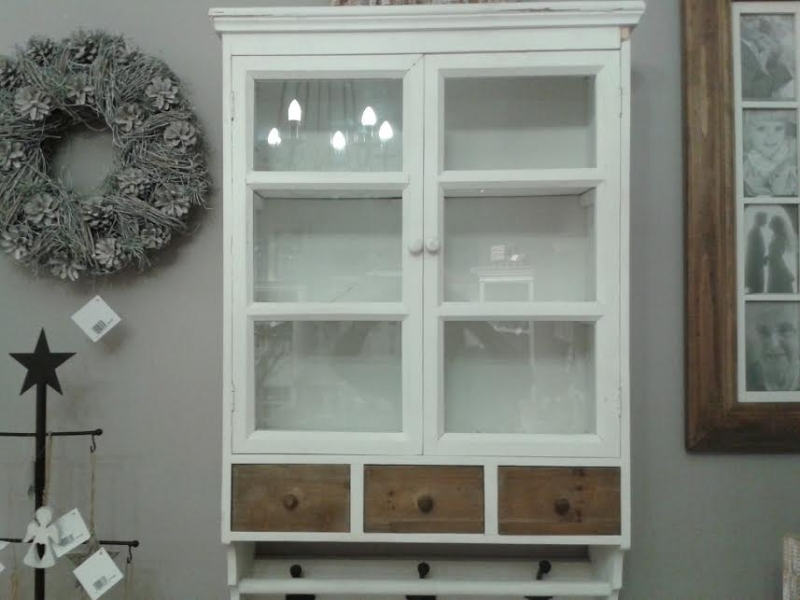 Skrinka s tromi zásuvkami a háčky- poškodená dek4747