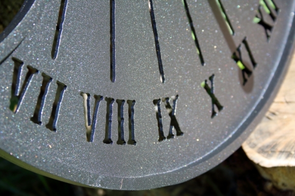 Slnečné hodiny čierne