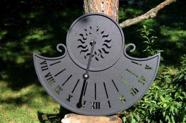 Slnečné hodiny čierne