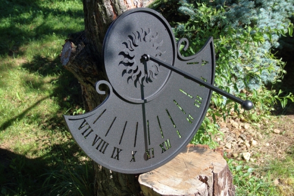 Slnečné hodiny čierne