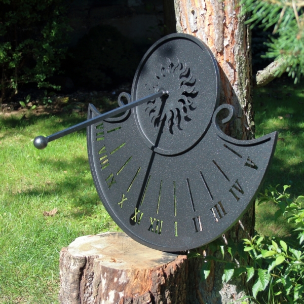 Slnečné hodiny čierne