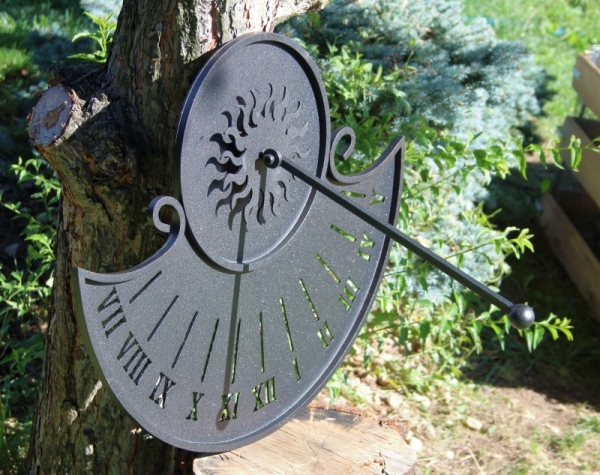 Slnečné hodiny čierne