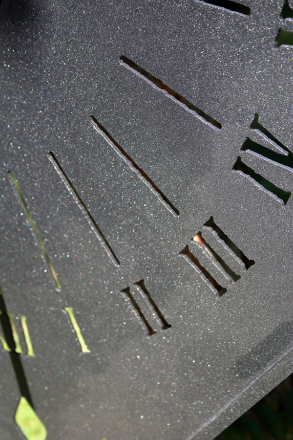 Slnečné hodiny na stenu čierne