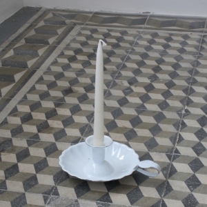 Smaltovaný zámocký svietnik