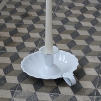 Smaltovaný zámocký svietnik