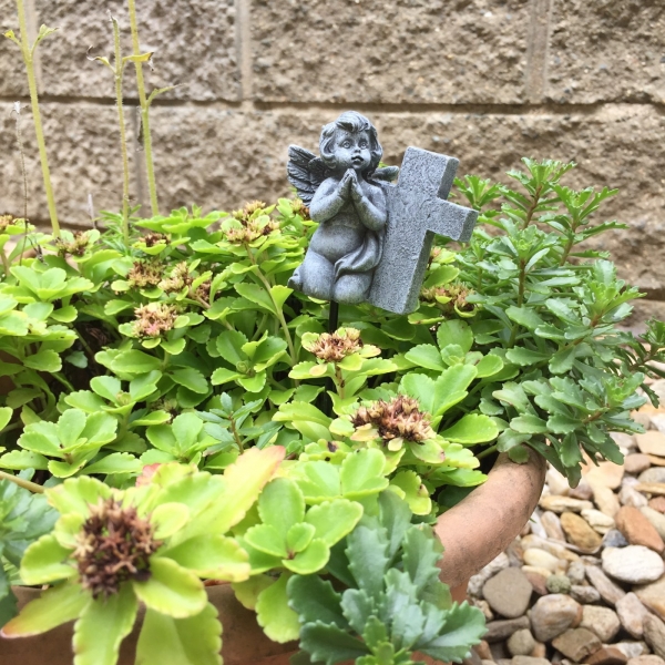 Smútočná dekorácia anjel s krížikom 17cm