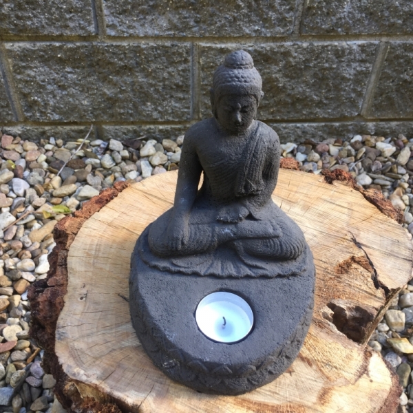 Socha Buddha kamenný svietnik 18cm
