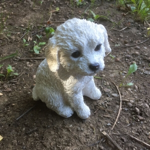 Socha do záhrady biele šteňa 16cm