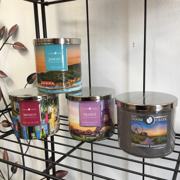 Sójová sviečka BOARDWALK MAHOGANY s 3 knôtmi