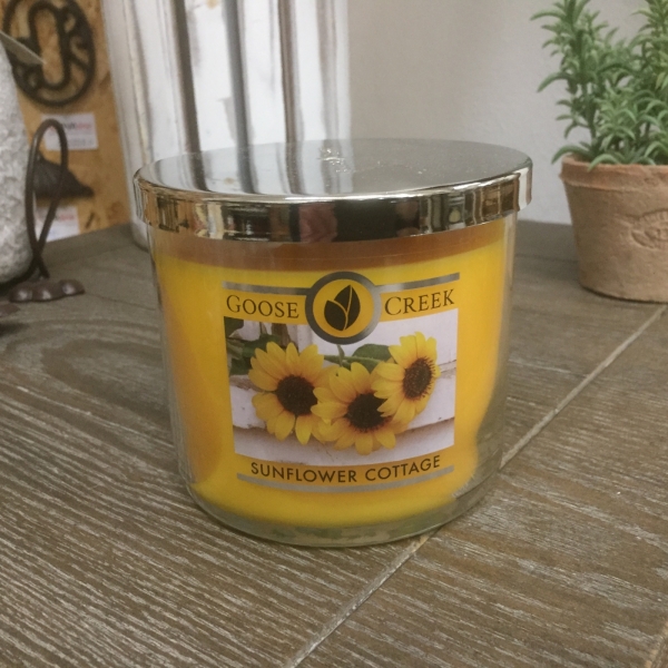 Sójový vosk s tromi knôtmi SUNFLOWER COTTAGE vonná sviečka