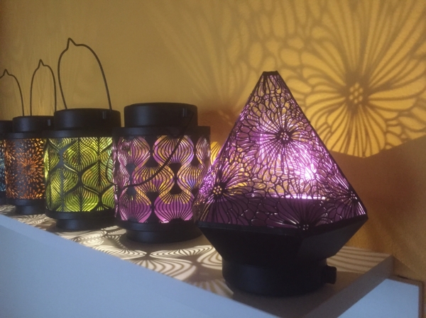 Solárny záhradný lampáš so zápichom 84cm