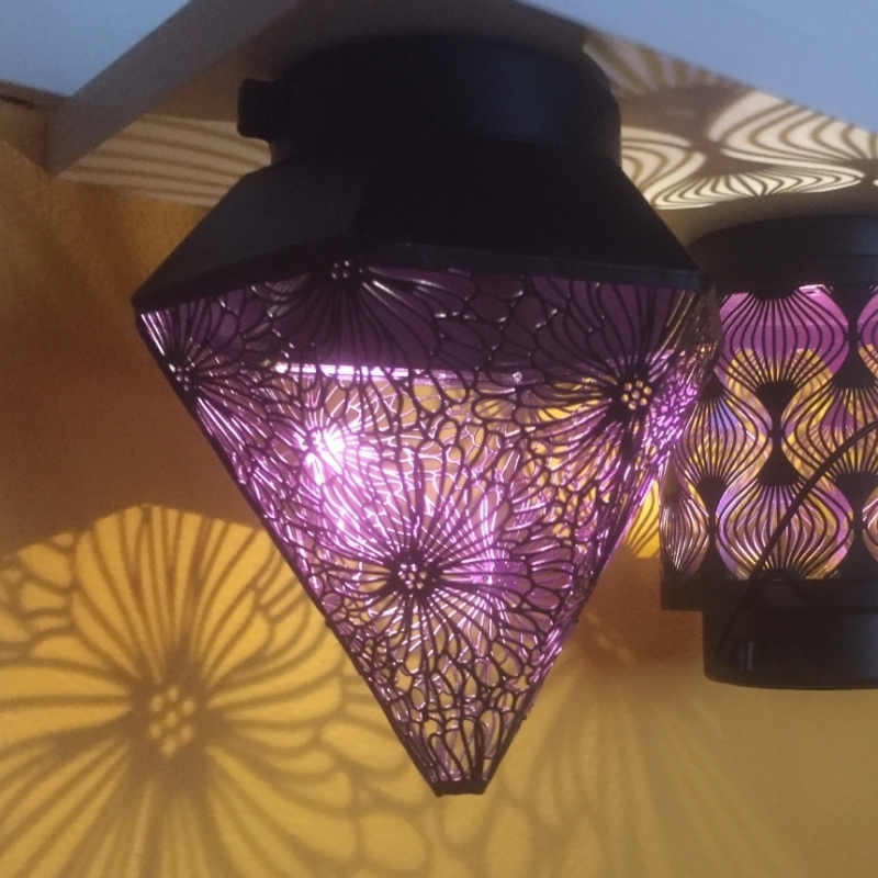 Solárny záhradný lampáš so zápichom 84cm