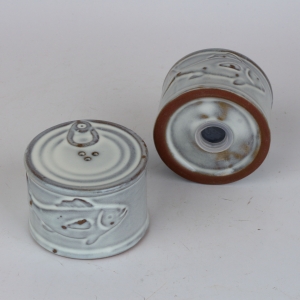 Soľnička a korenička konzerva s rybou 6x4x6cm