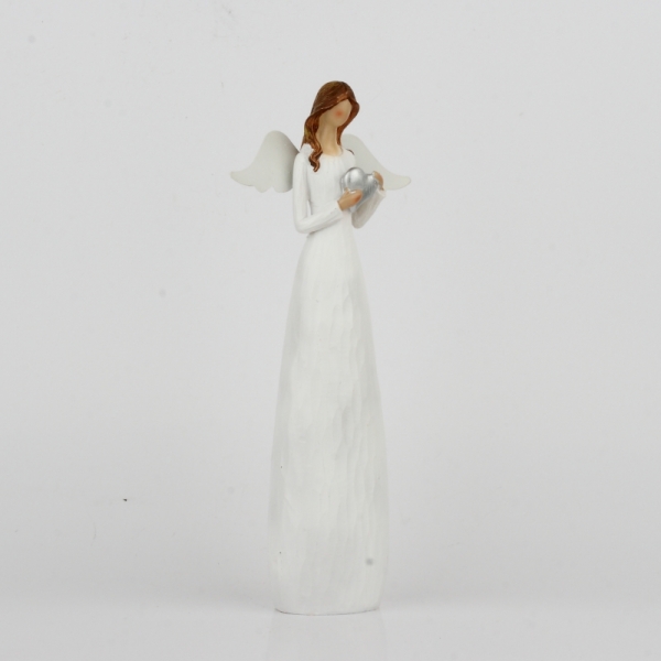 Soška anjela so srdcom pri srdci