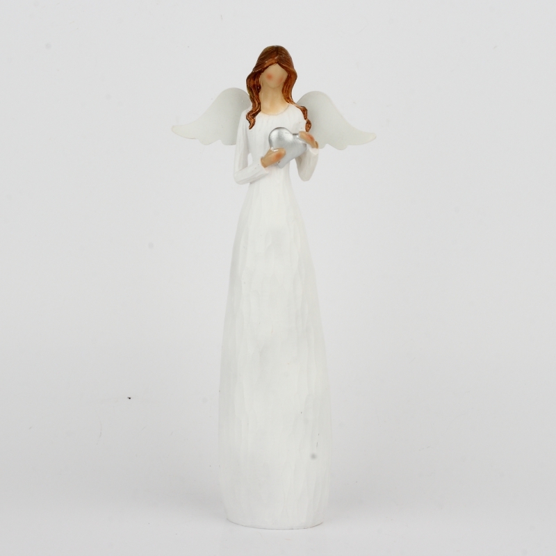 Soška anjela so srdcom pri srdci