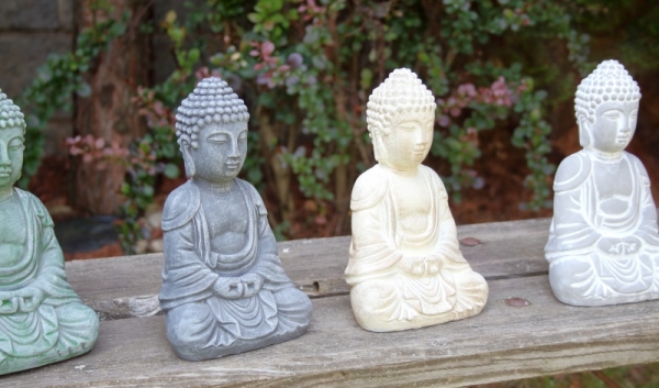 Soška Buddhu betónová 10×20×13cm